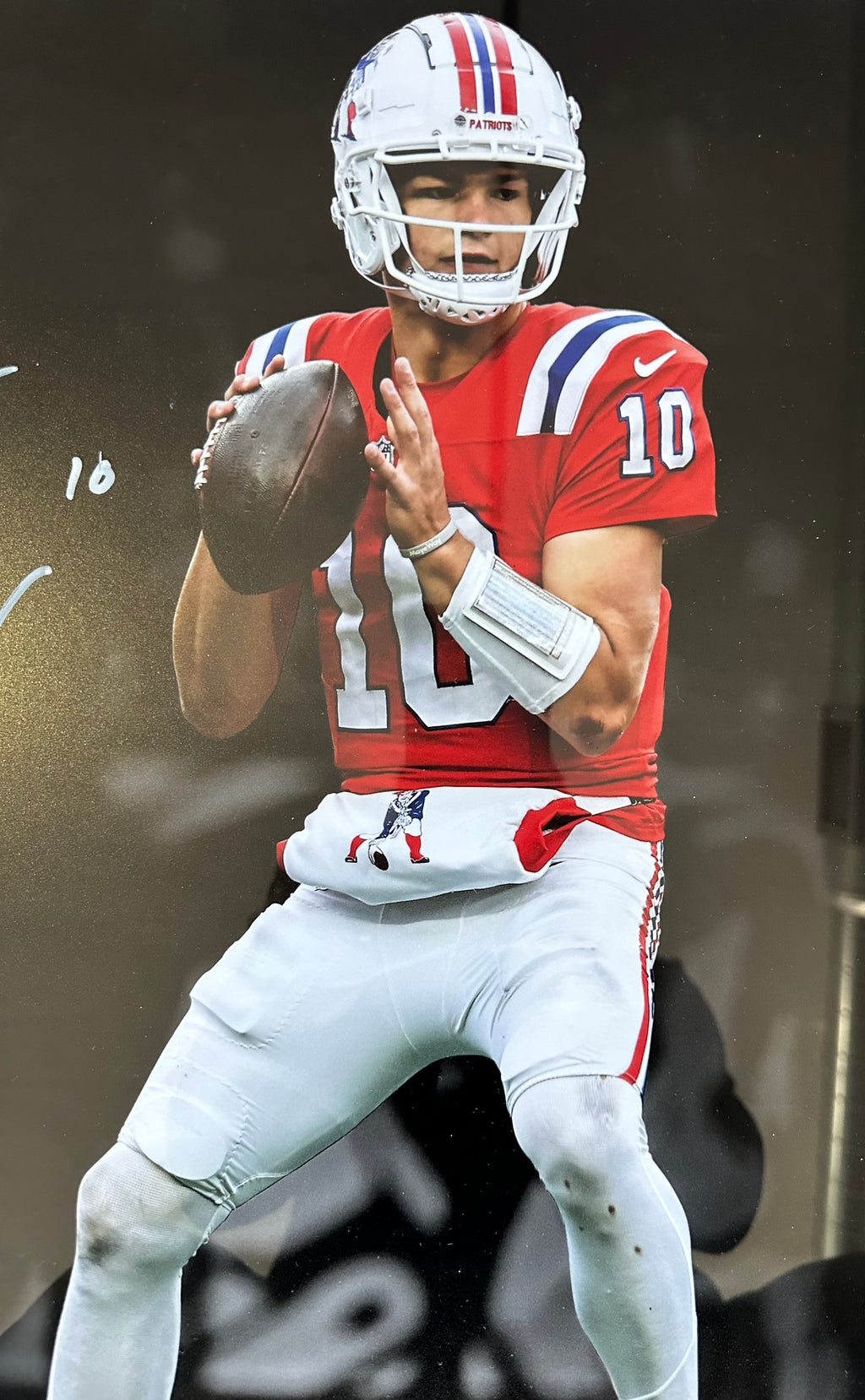 New England Patriots - Drake Maye autographed 16x20 photo