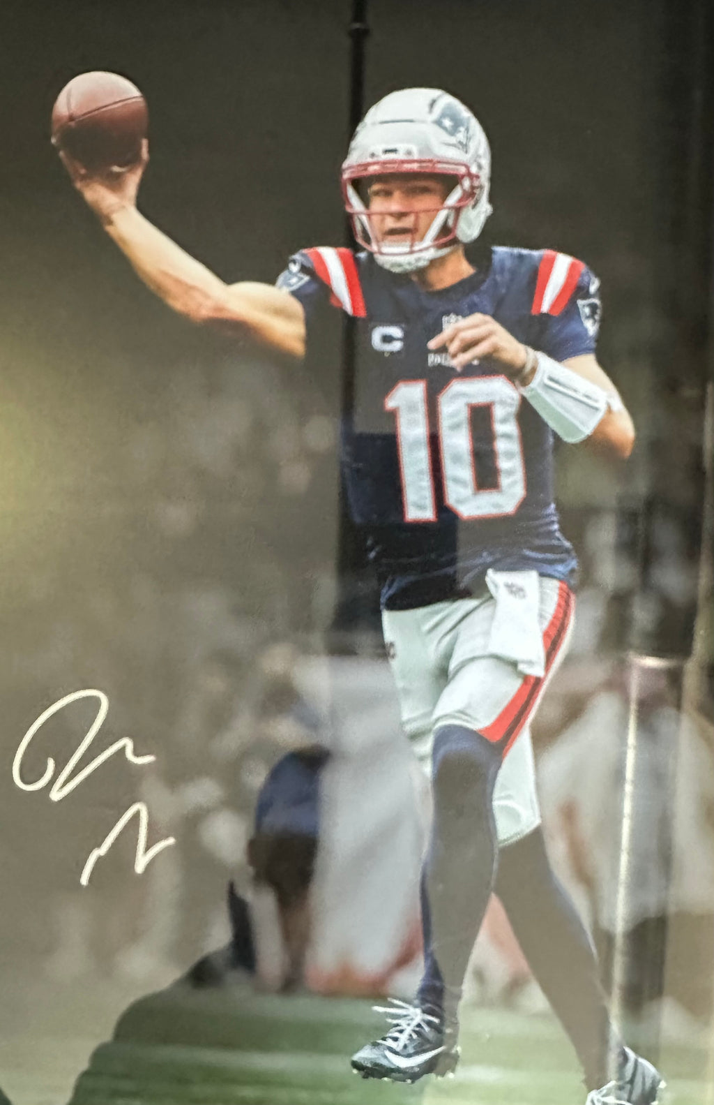 New England Patriots - Drake Maye autographed 16x20 photo