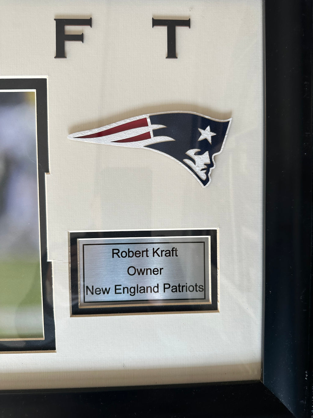 New England Patriots - Robert Kraft autographed 8x10
