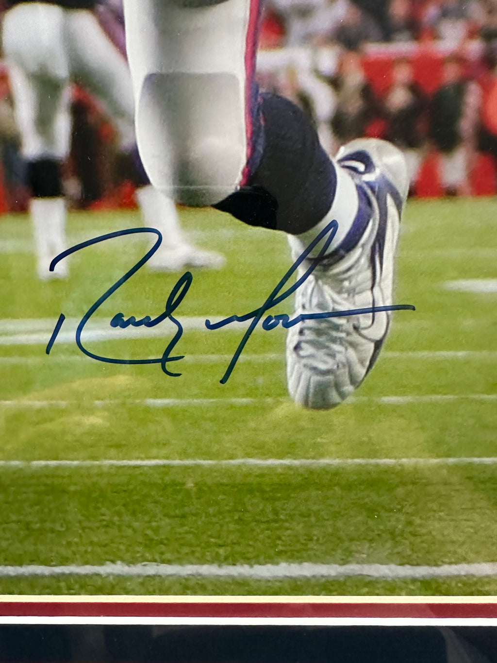New England Patriots - Randy Moss "Touchdown" Autographed 16 x 20
