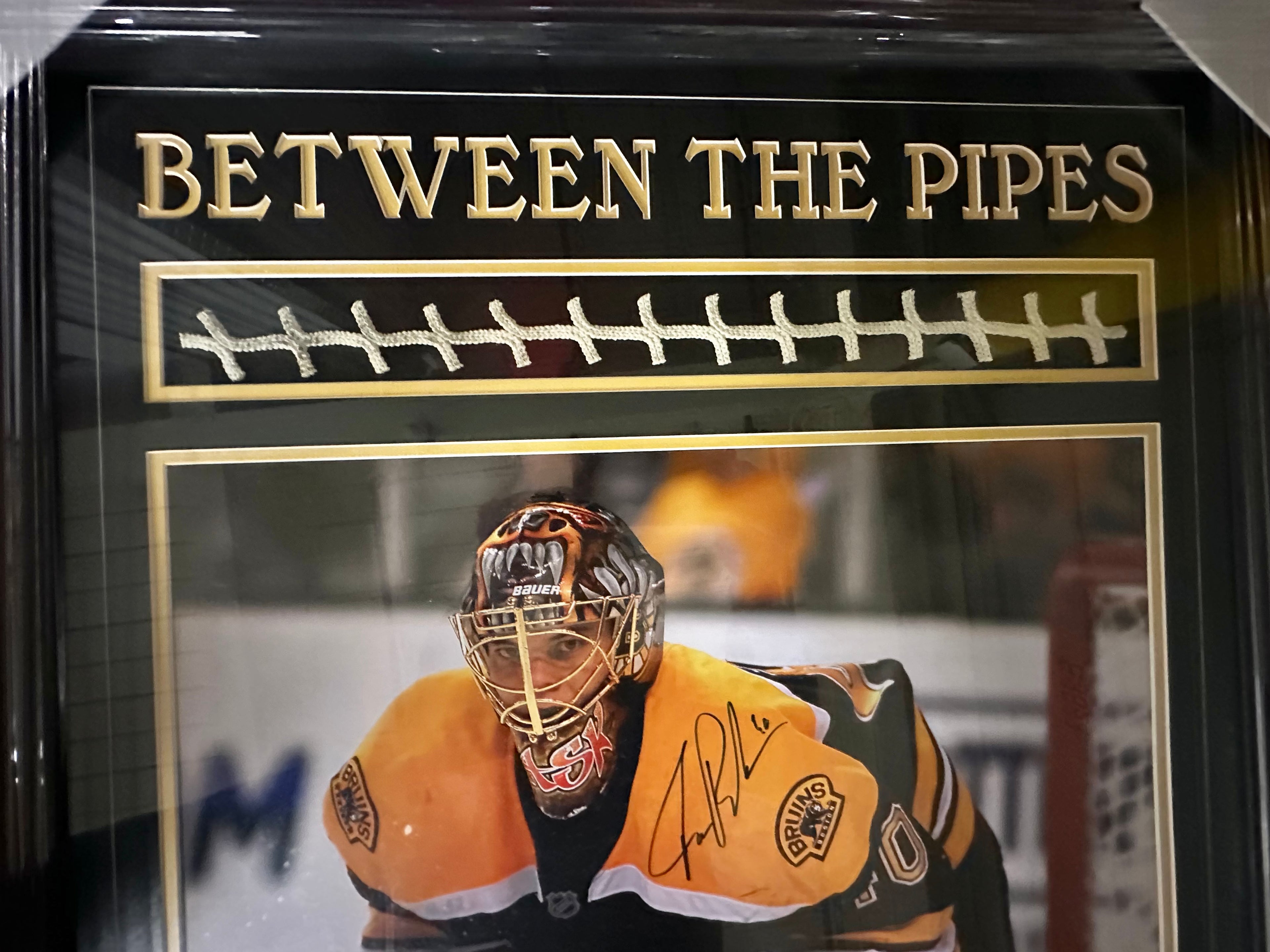 Boston Bruins - Tuukka Rask autographed 16x20 photo with net