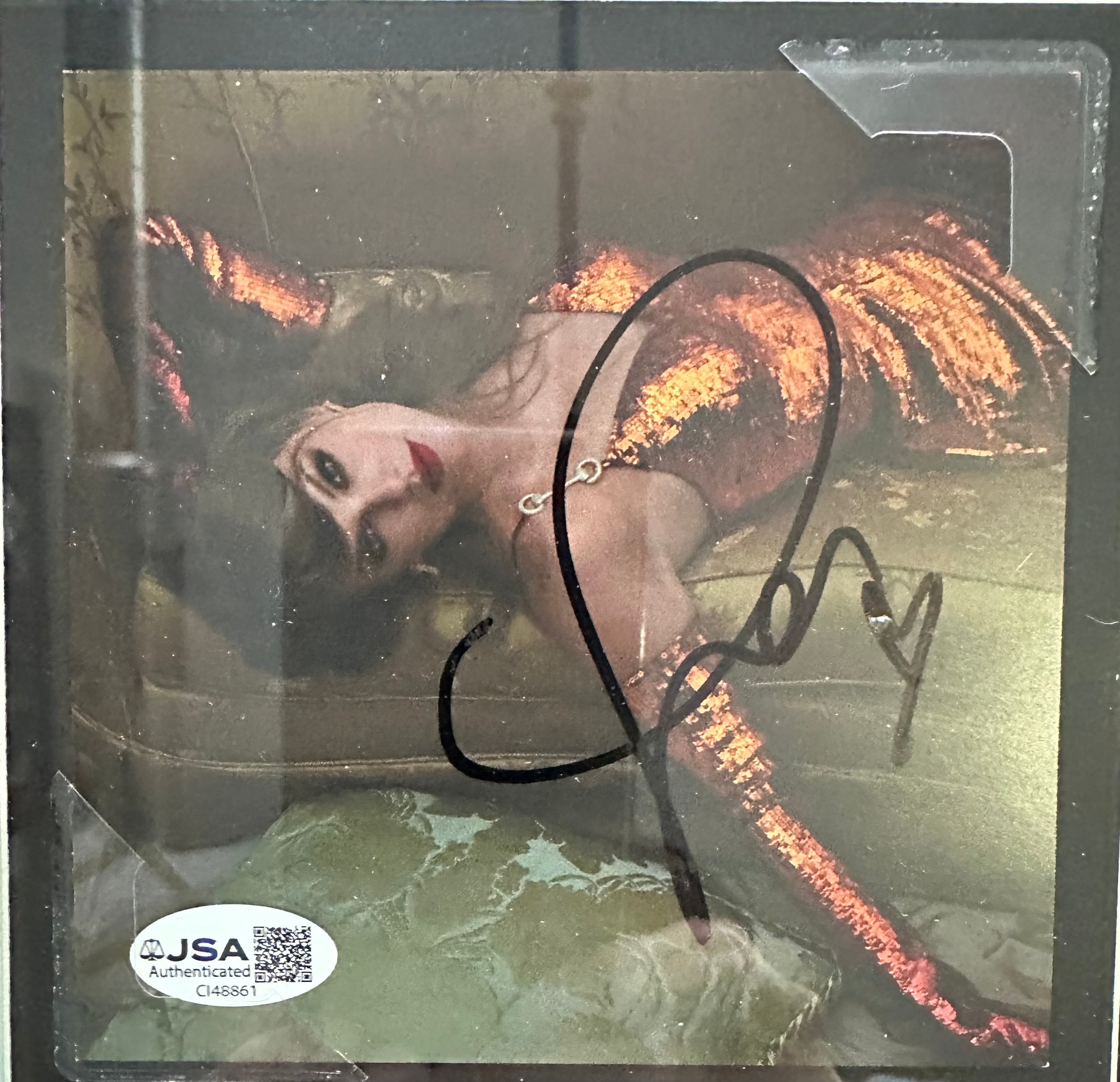 Taylor Swift - The life of a showgirl autographed CD