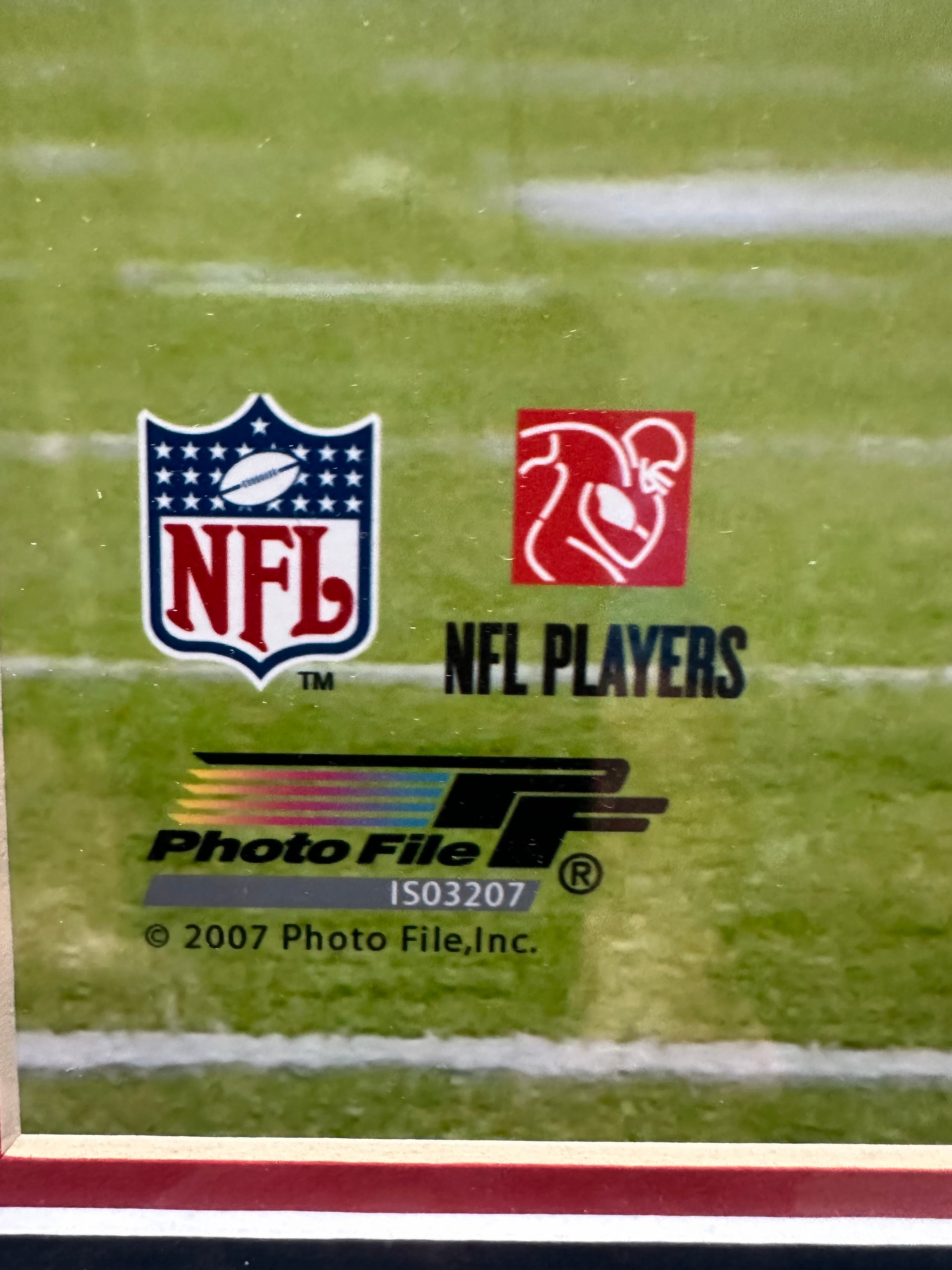 New England Patriots - Randy Moss "Touchdown" Autographed 16 x 20