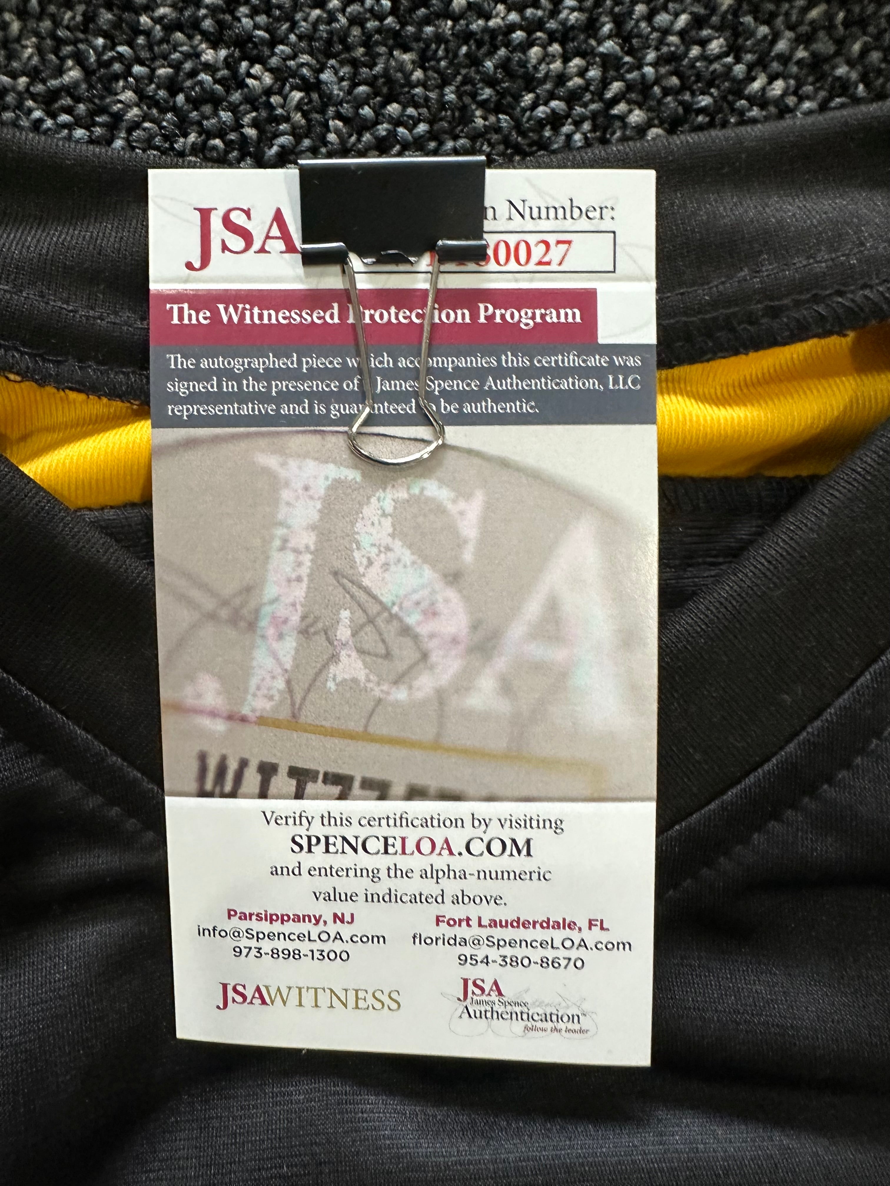 Boston Bruins - Pawel Zacha Autographed Hockey Jersey