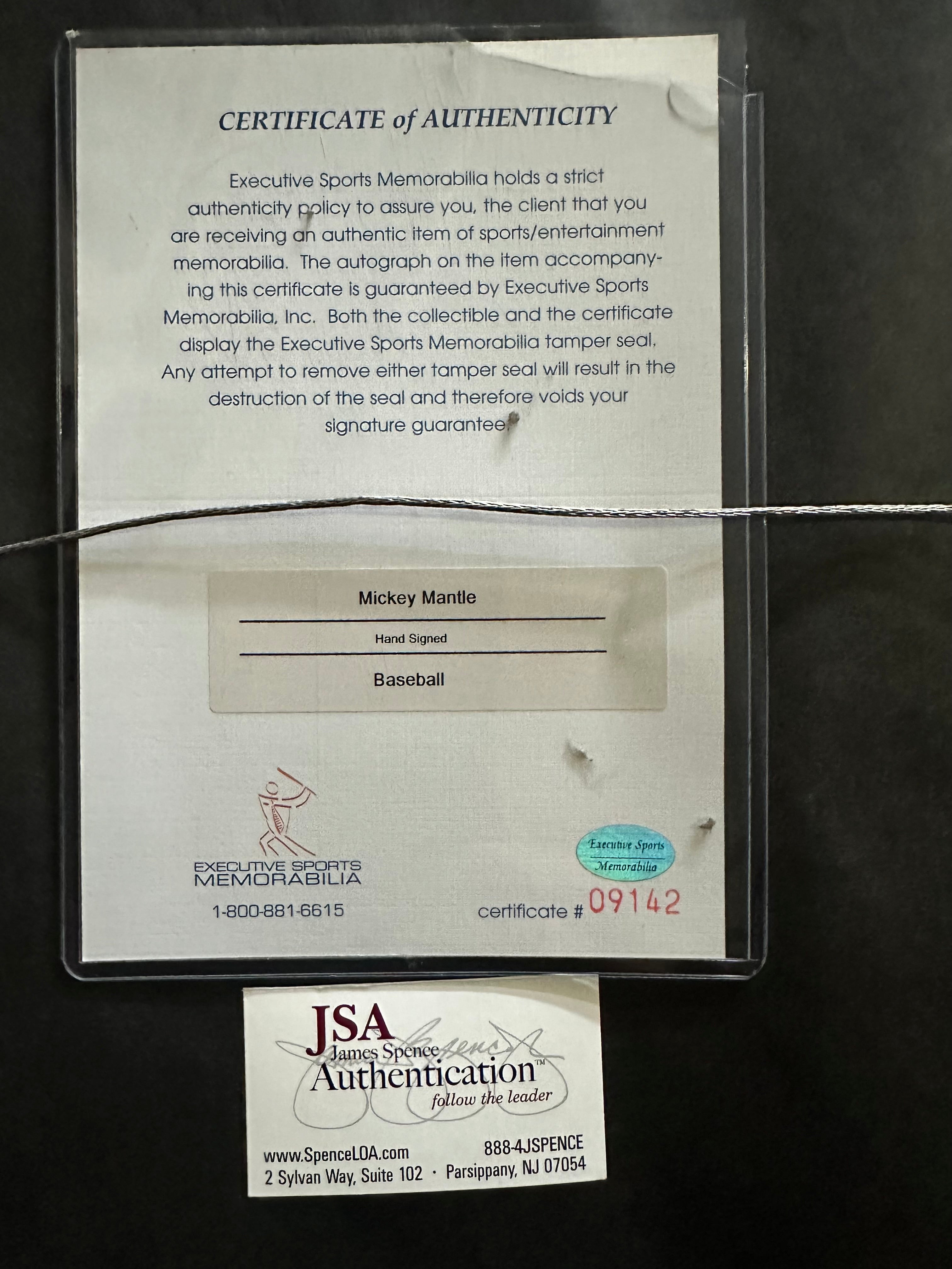 New York Yankees - Mickey Mantle Autographed w/Ball