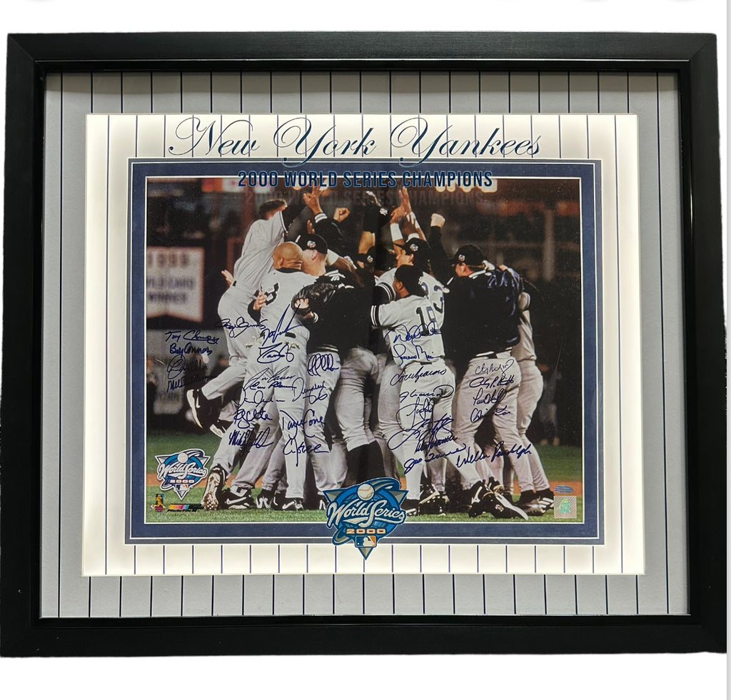 New York Yankees - 2000 WS Champions Team Signed 3D Shadow Box w/LED
