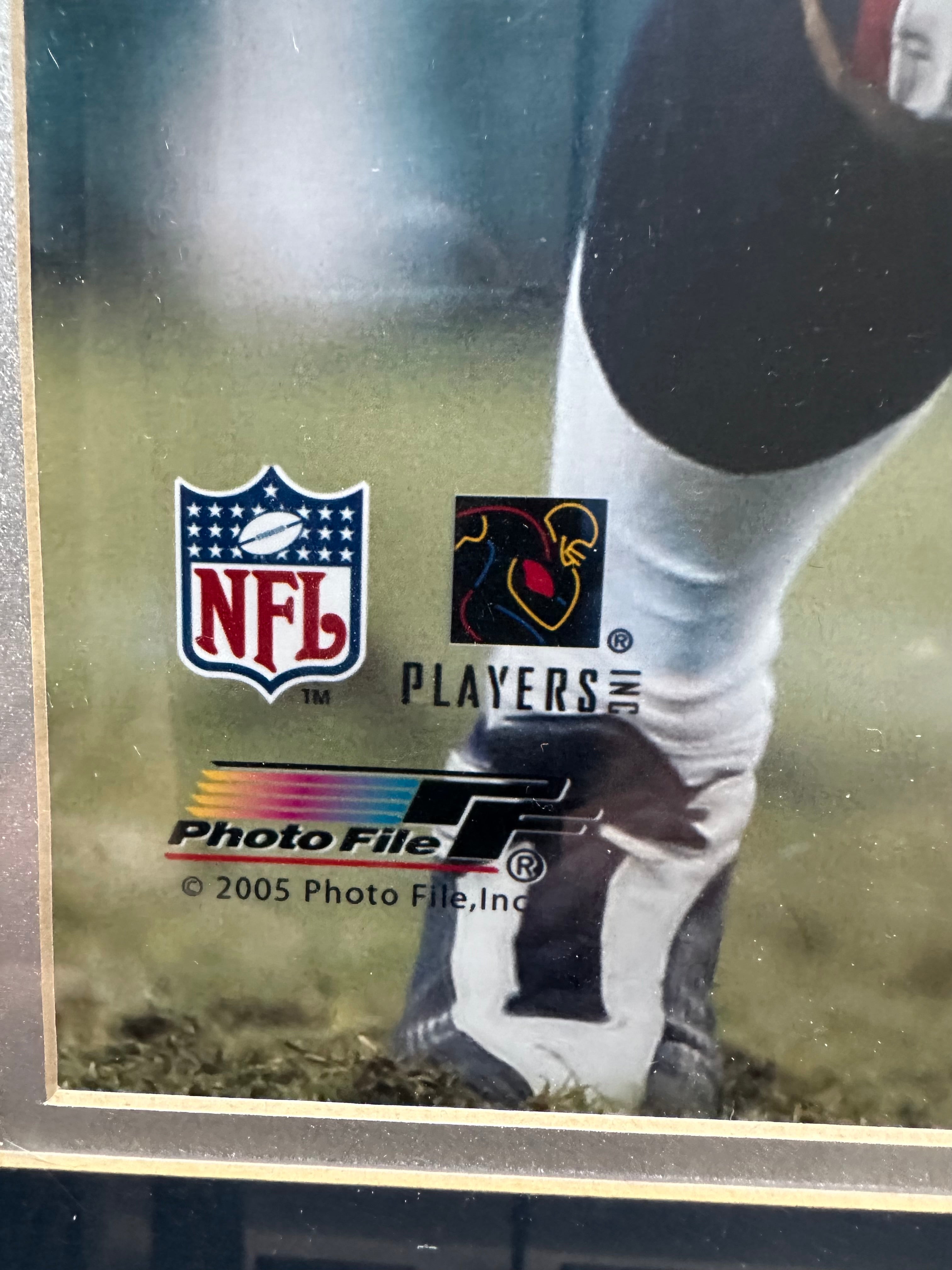 New England Patriots - Doug Flutie Autographed 16 x 20