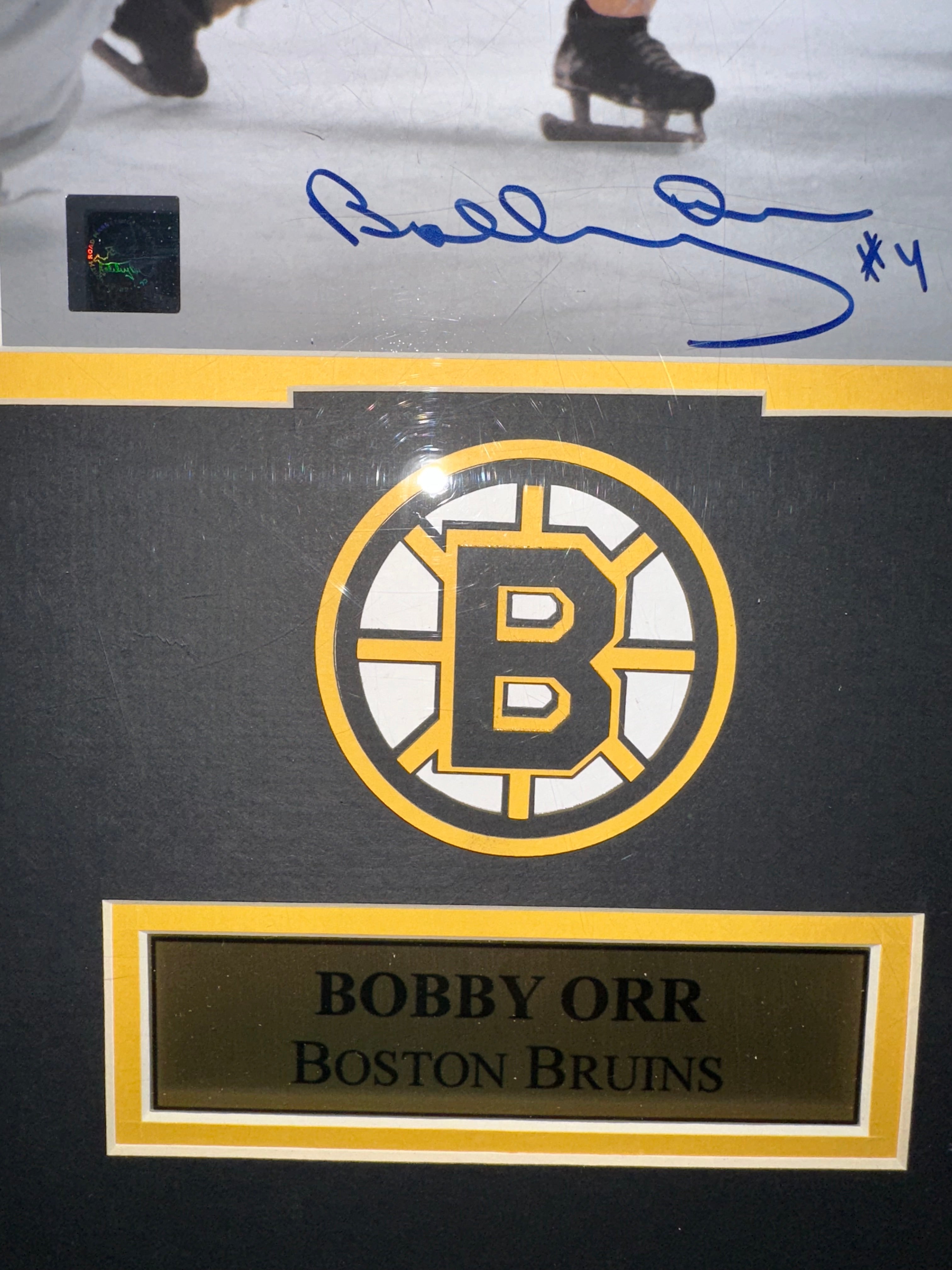 Boston Bruins - Bobby Orr autographed Rookie photo