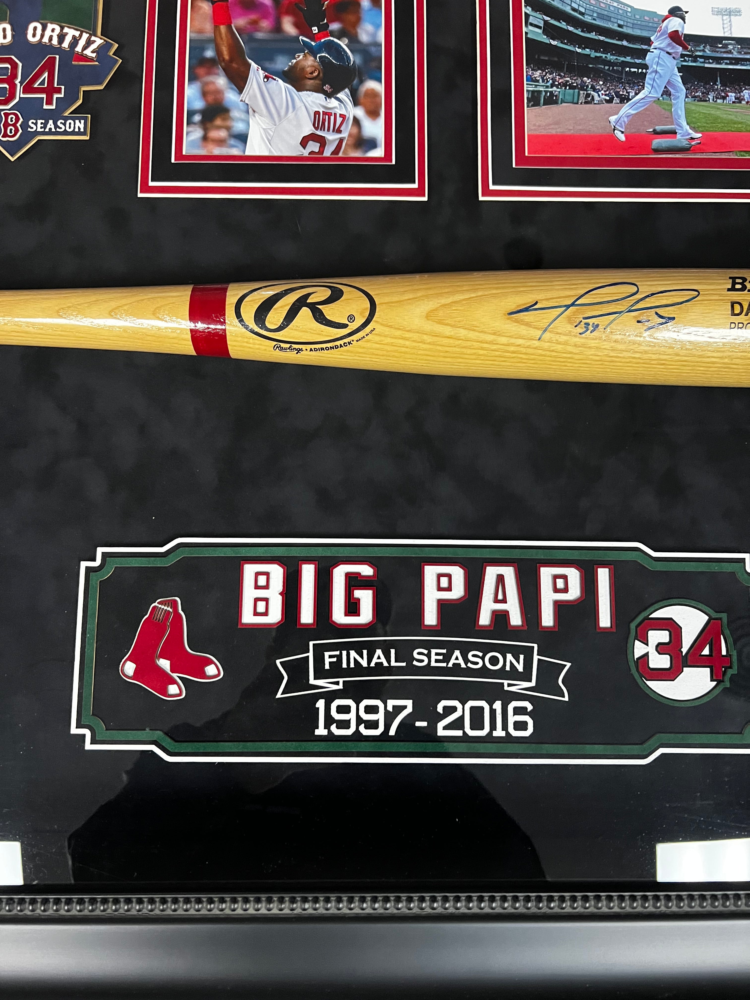 Boston Red Sox - David Ortiz Autographed Bat in Shadow Box