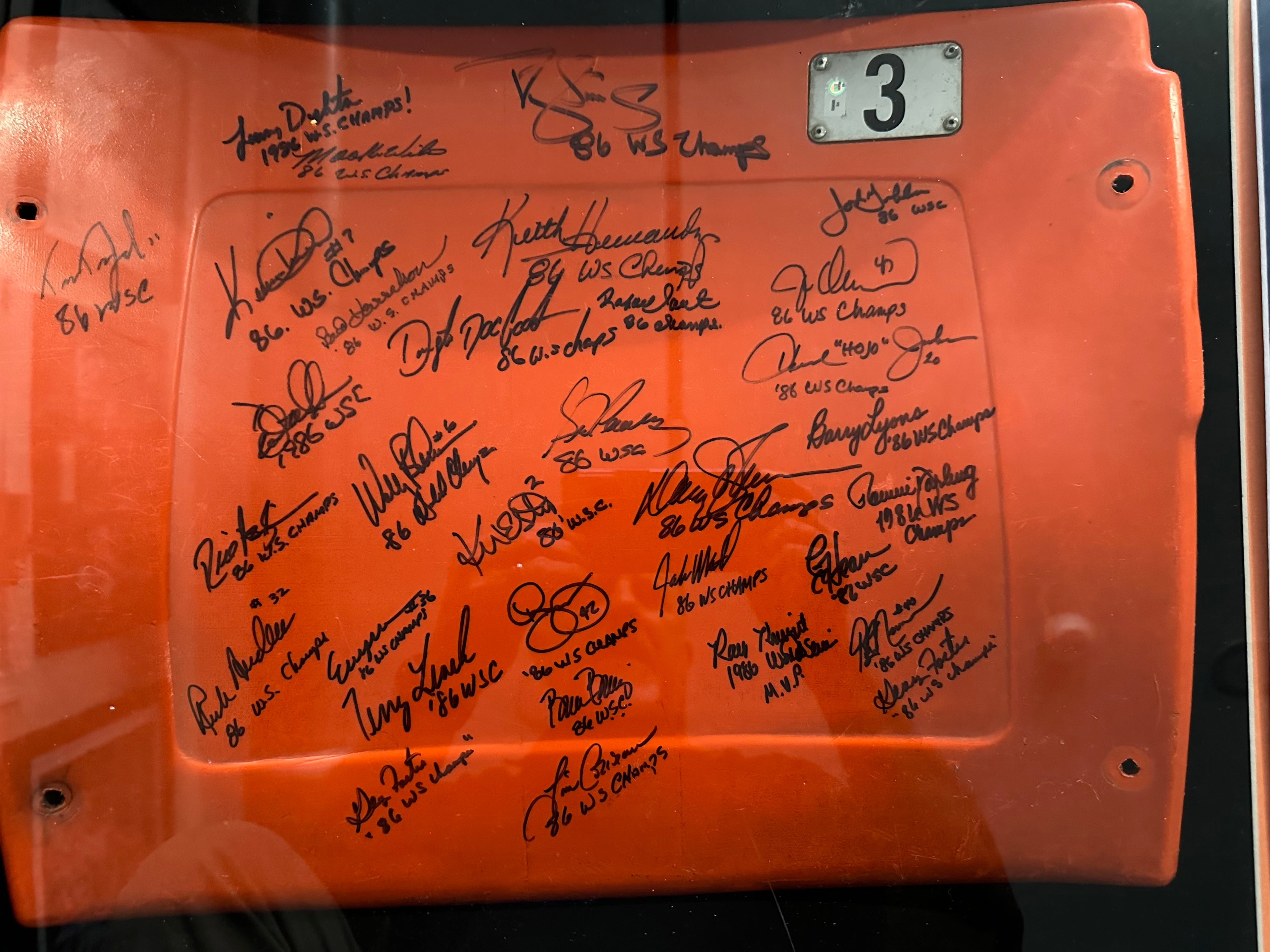 New York Mets - 1986 Mets Team Autograhed Stadium Seatback