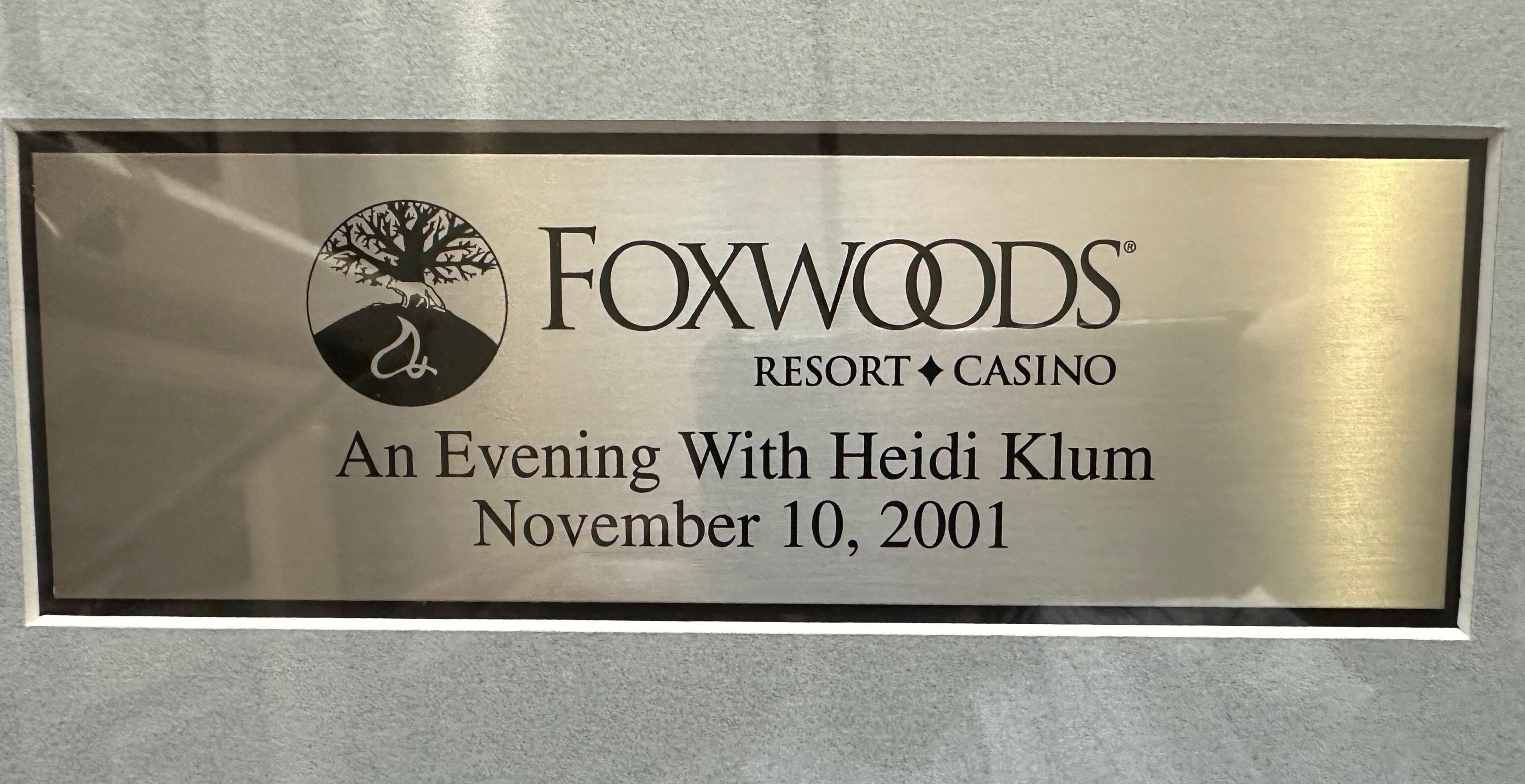 Heidi Klum Autographed Sports Illustrated with inscription