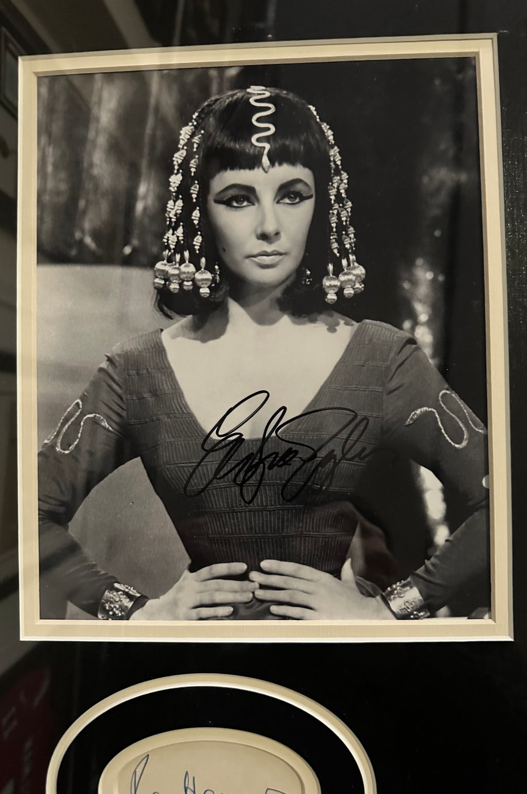 Cleopatra Movie - 5 Autographs (Elizabeth Taylor, Richard Burton and 3 others)