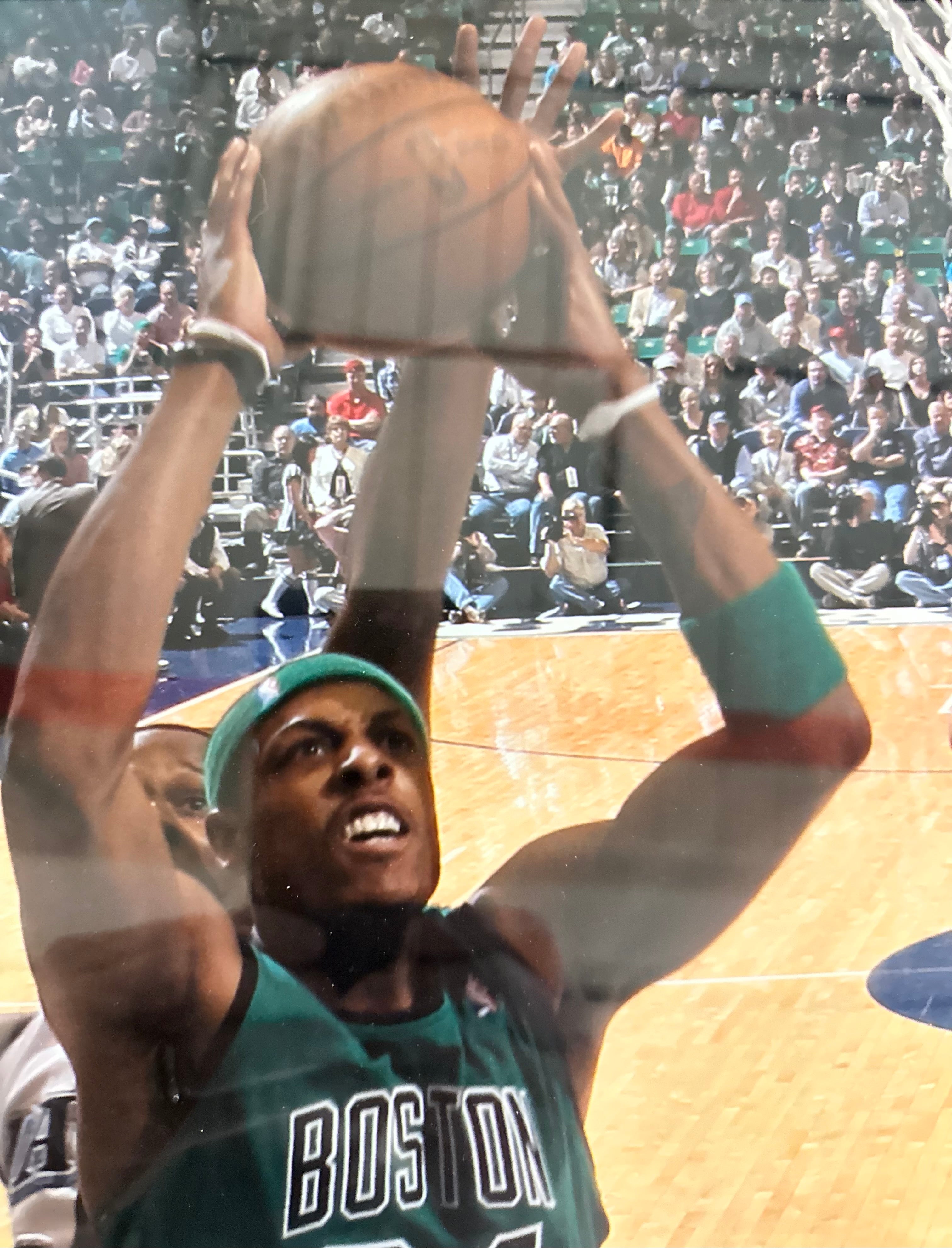 Boston Celtics - Paul Pierce 16x20 Autographed Photo