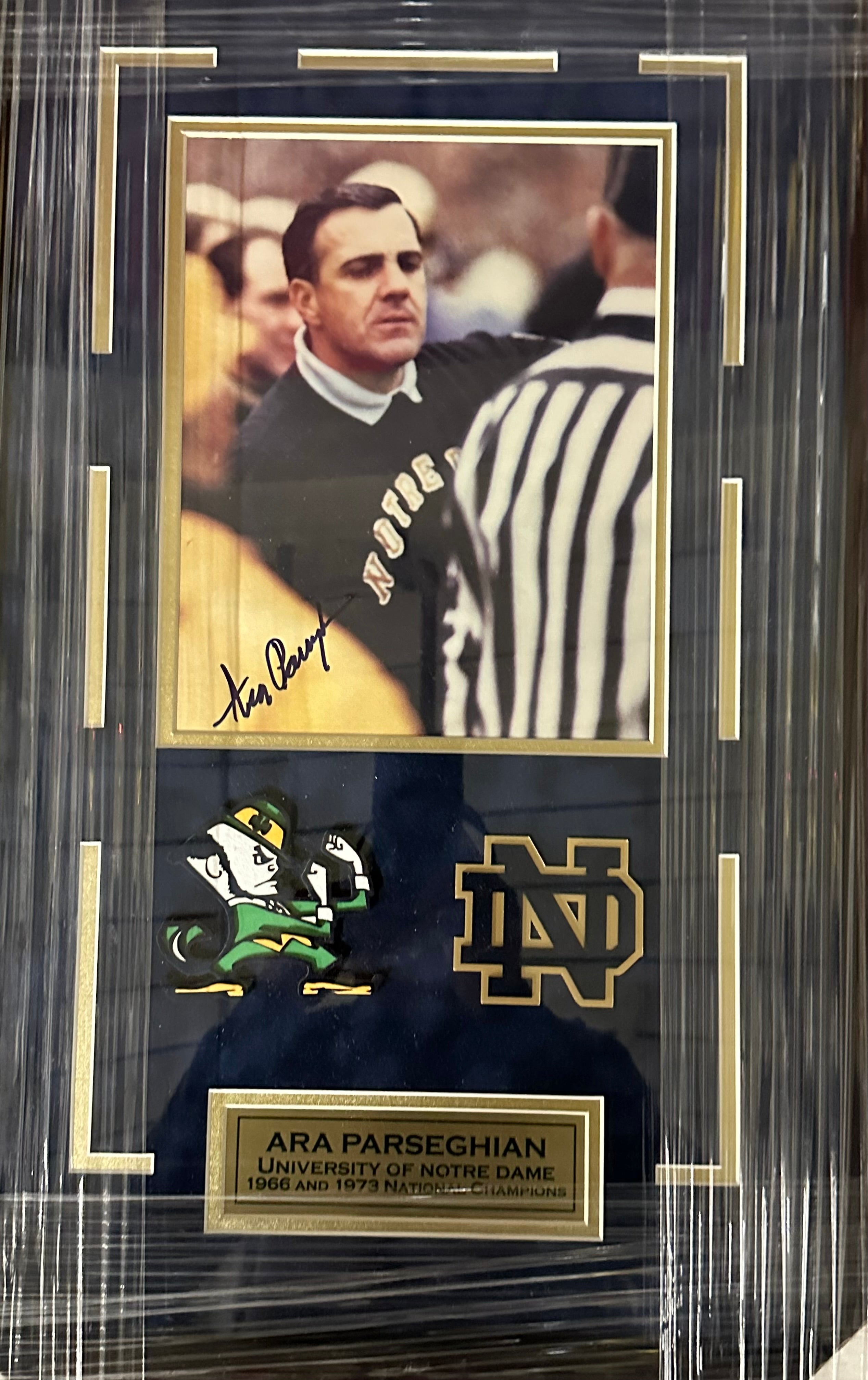 Notre Dame - Ara Parseghian autographed 8x10