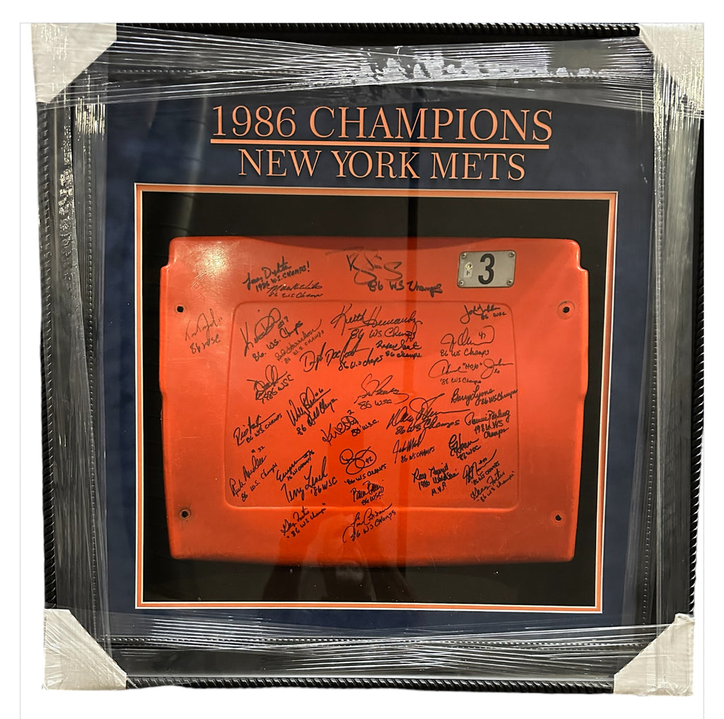 New York Mets - 1986 Mets Team Autograhed Stadium Seatback