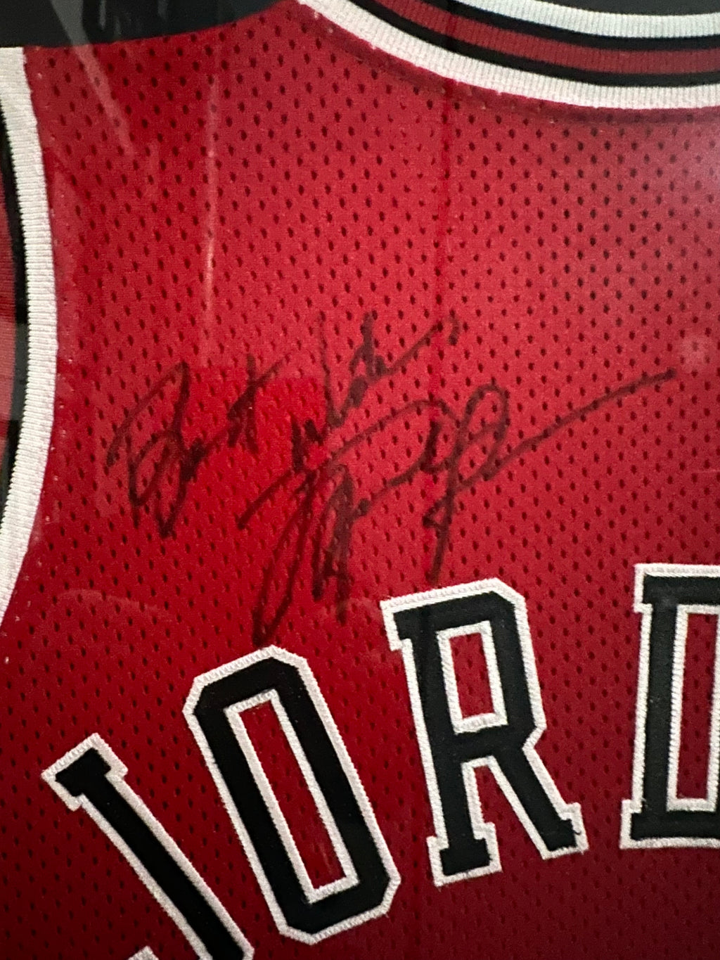 Chicago Bulls - Michael Jordan Autographed Framed Jersey with cards