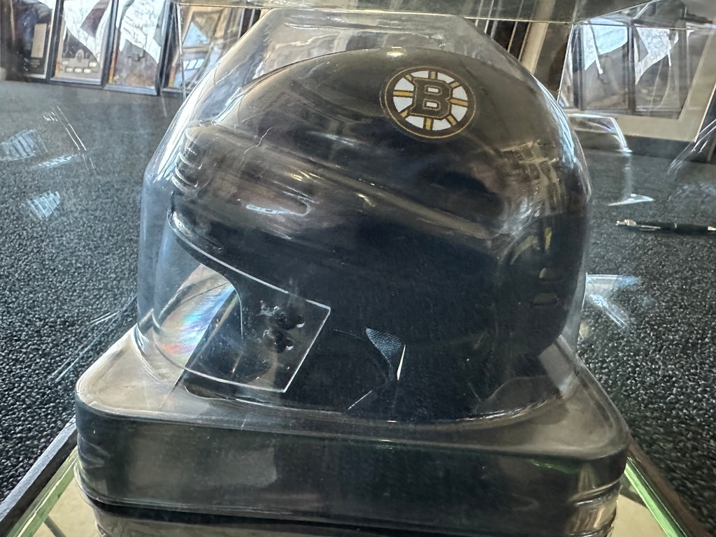 Boston Bruins Dave Pastrnak autographed mini helmet