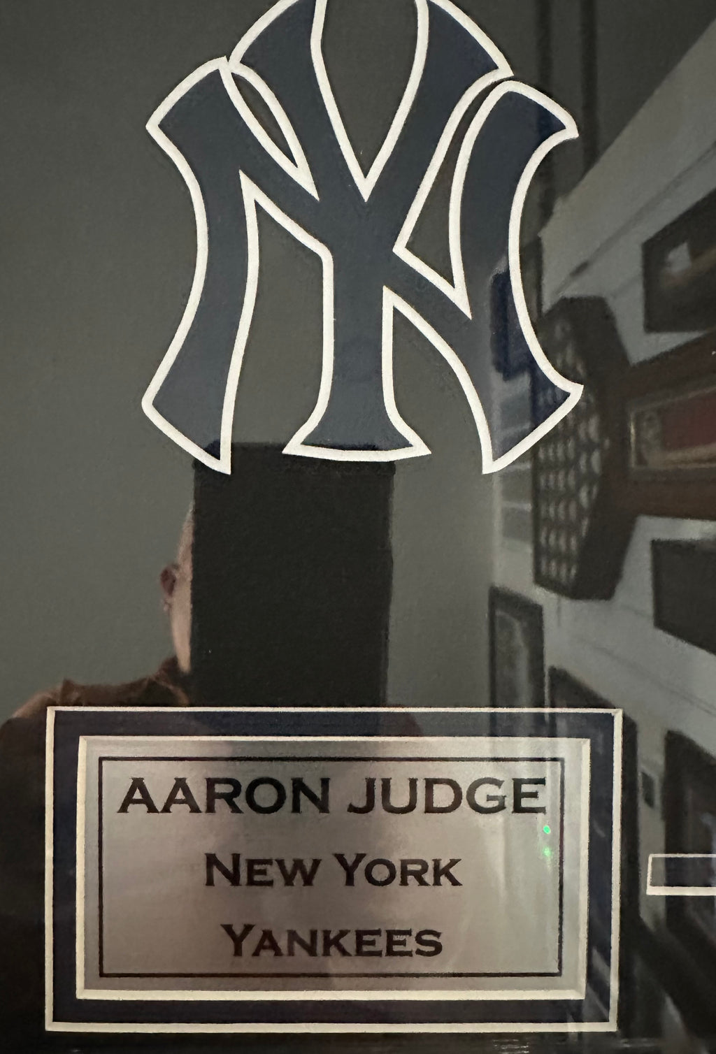 New York Yankees - Aaron Judge Autographed 8 x 10