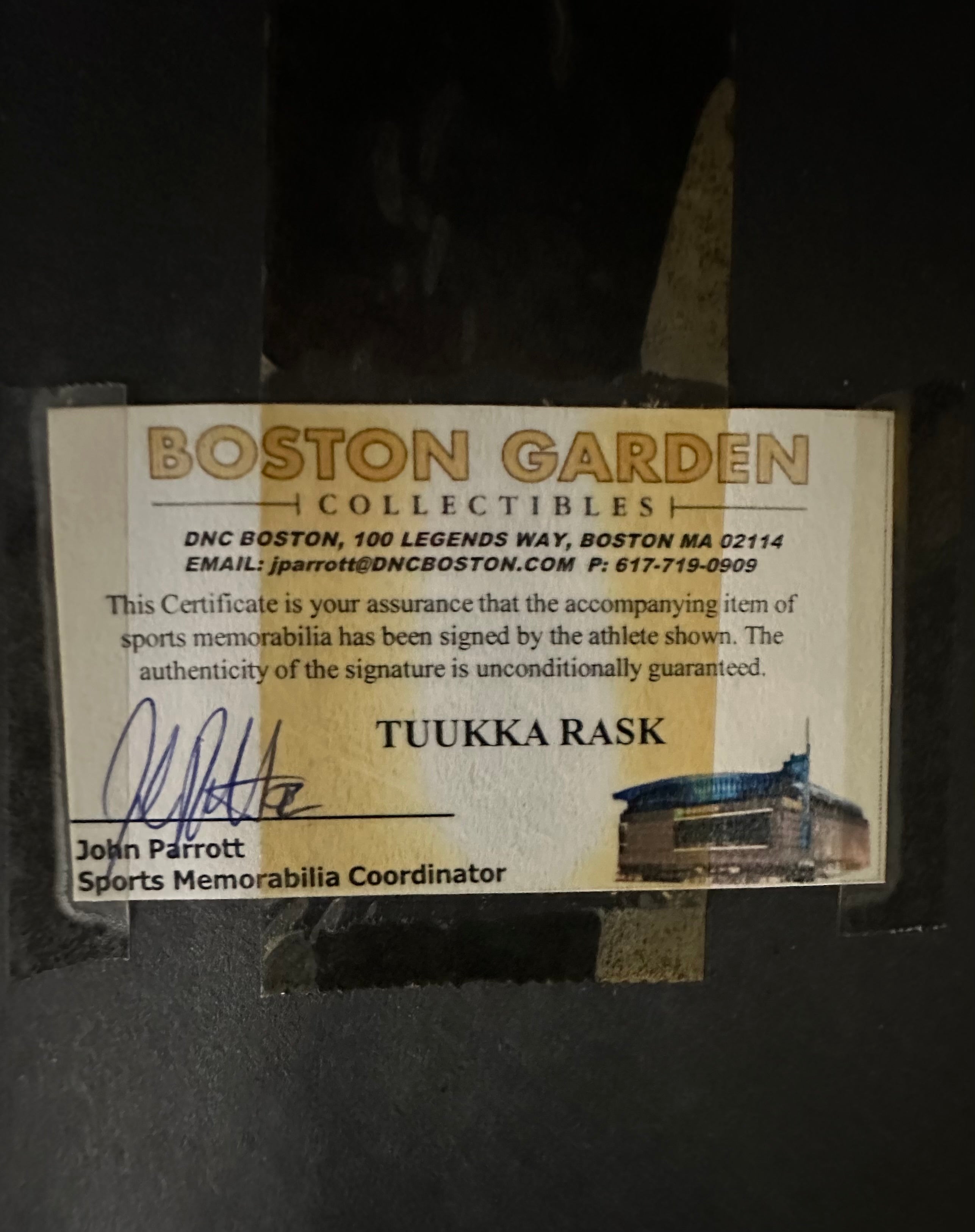 Boston Bruins - Tuukka Rask autographed 16x20 photo with net