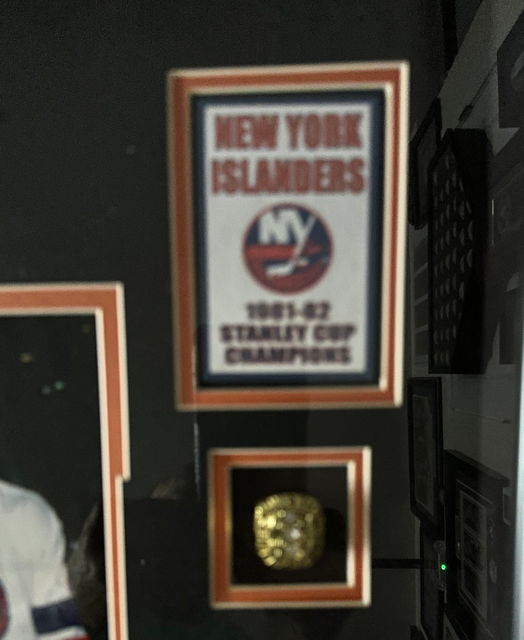 NY Islanders - Gillies, Smith & Bossy Dynasty autographed with 4 Replica Rings