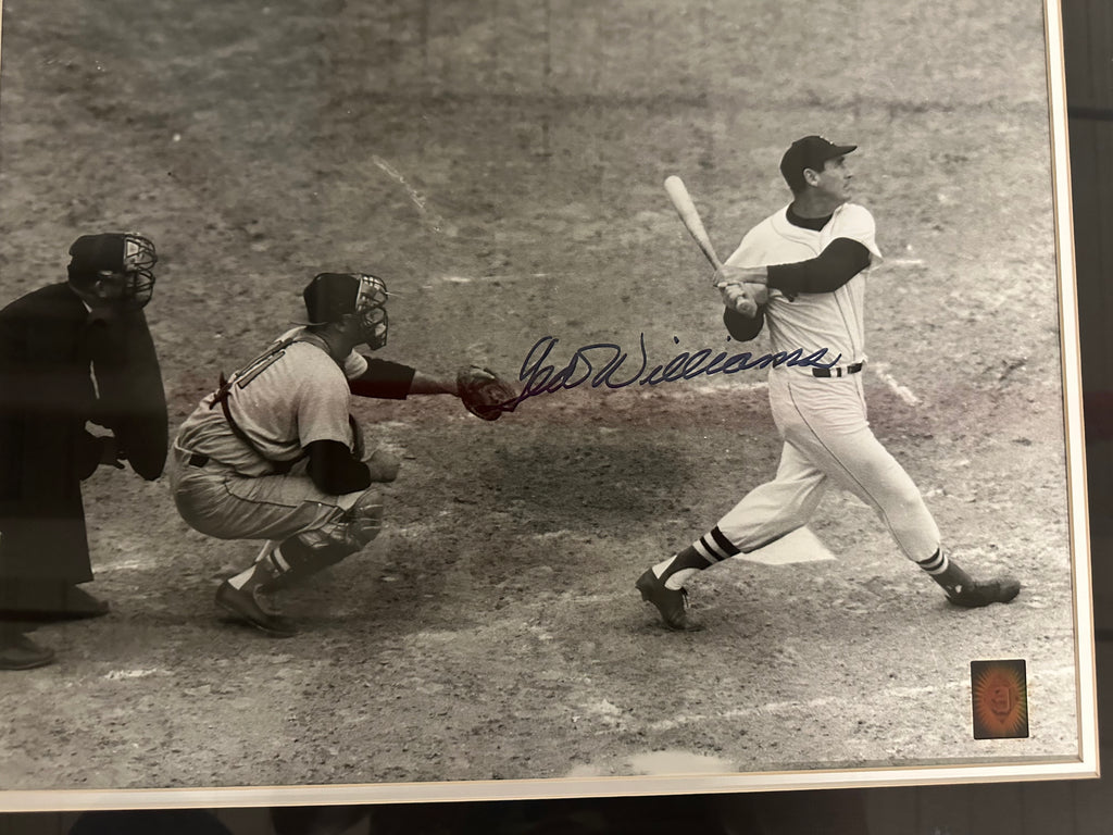Boston Red Sox - Ted Williams 16x20 Autographed Photo