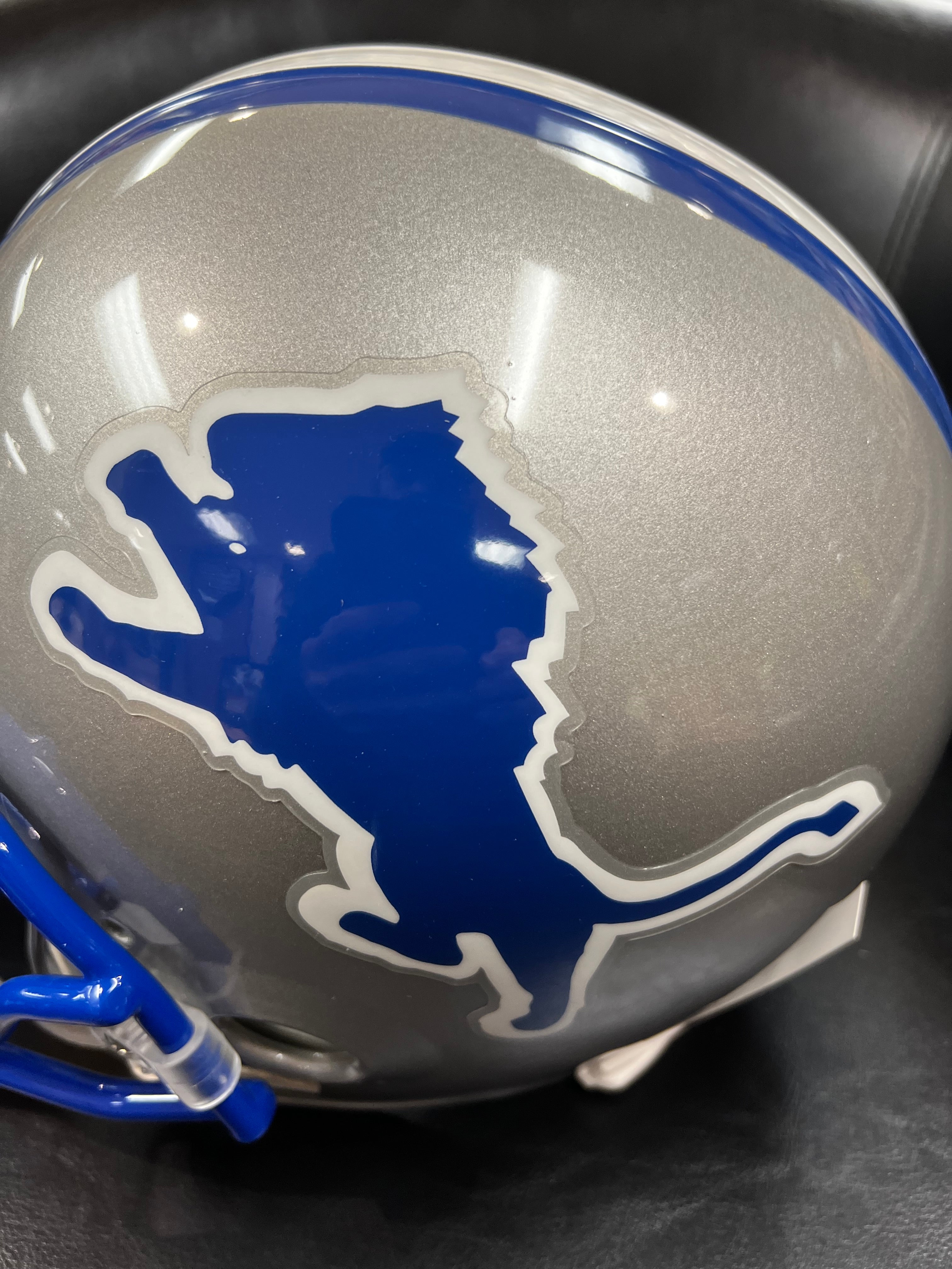 Detroit Lions - Barry Sanders Inscribed Helmet