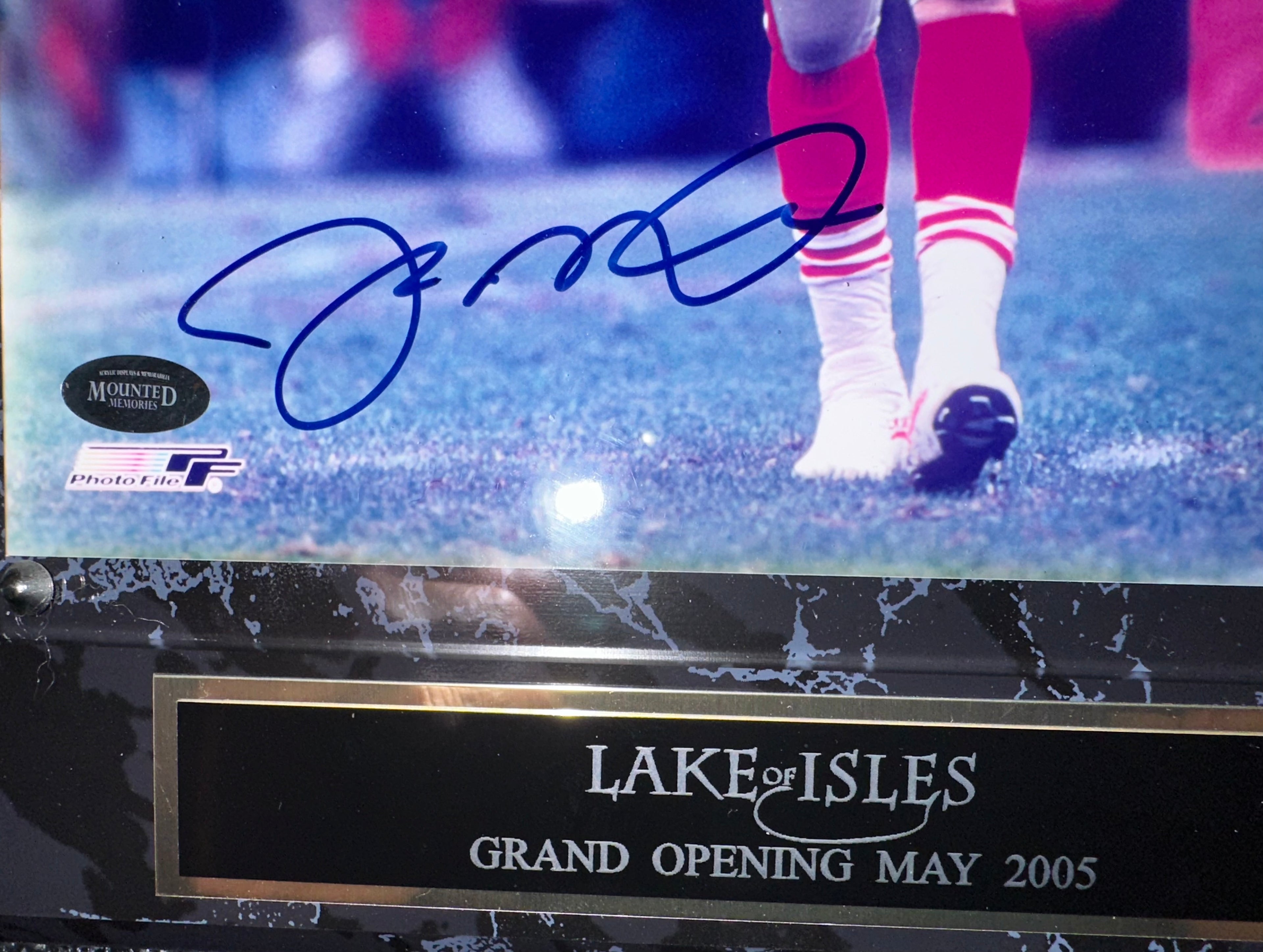 San Francisco 49ers - Joe Montana 8 x 10 Autographed photo on plaque