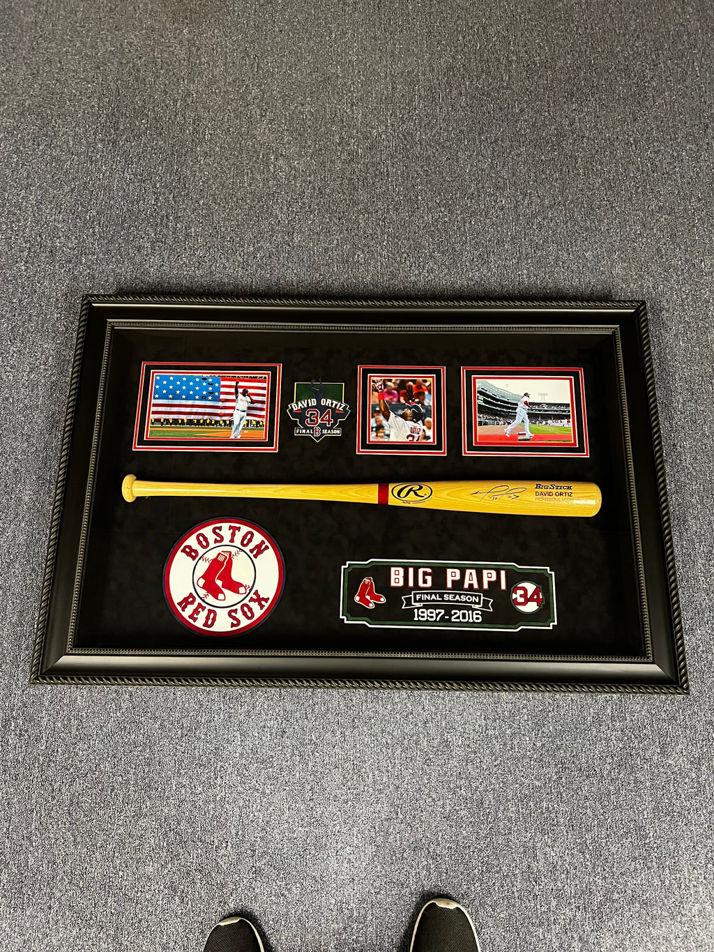 Boston Red Sox - David Ortiz Autographed Bat in Shadow Box