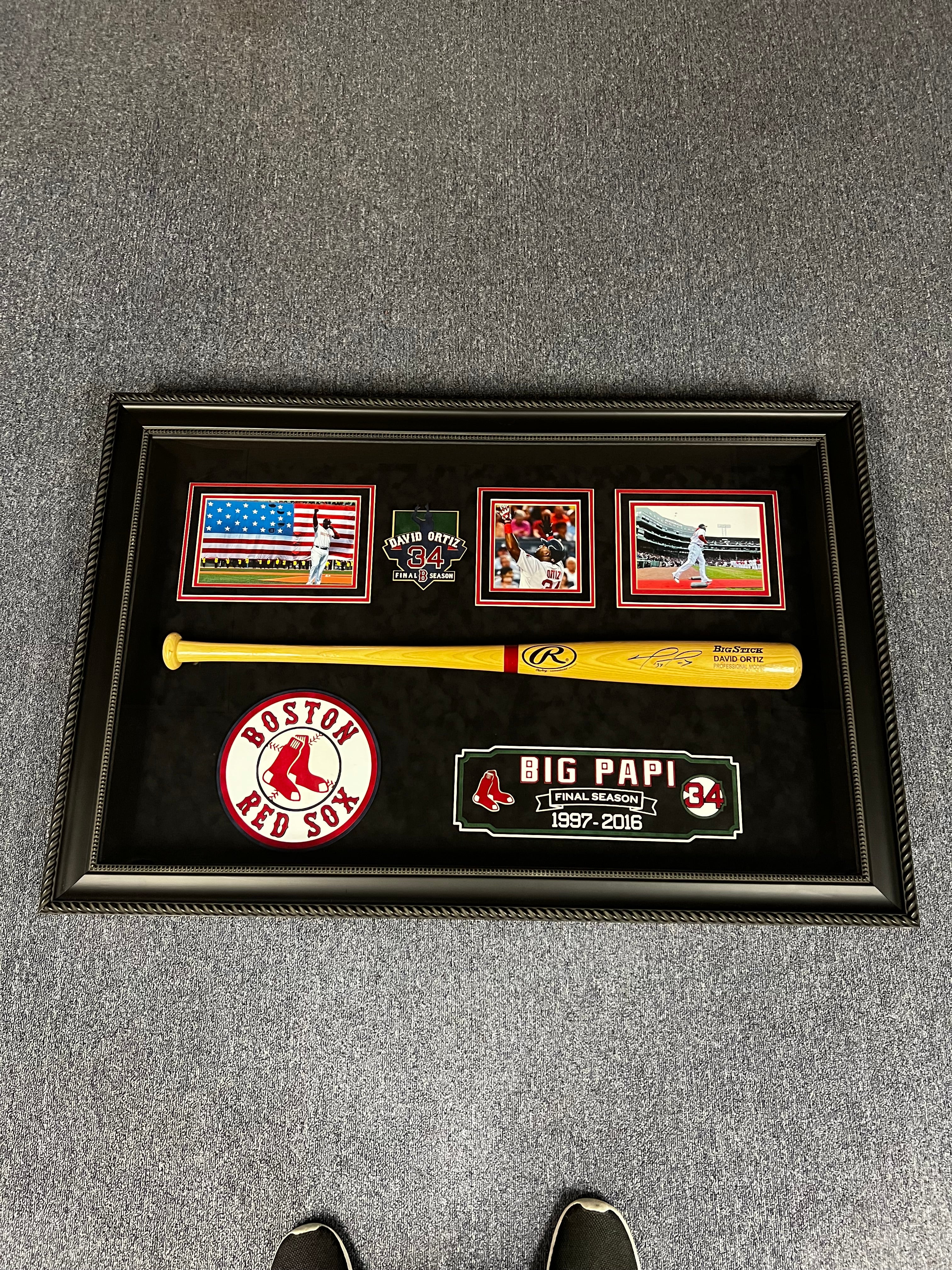 Boston Red Sox - David Ortiz Autographed Bat in Shadow Box